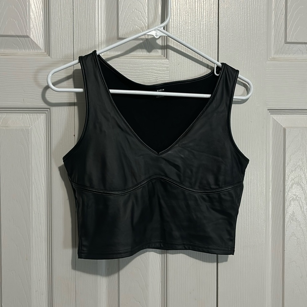 PLEATHER TANK